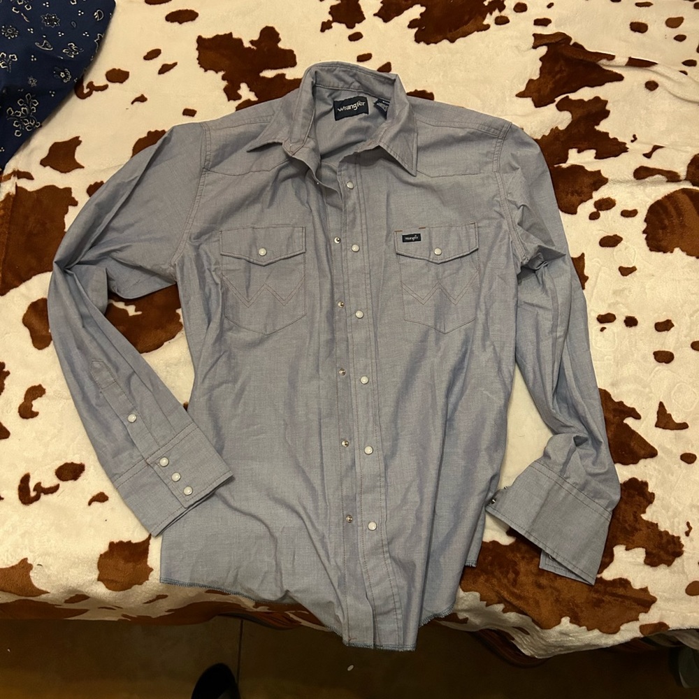 NWOT Wrangler Men’s Chambray Style Work Shirt- Pearl Snap